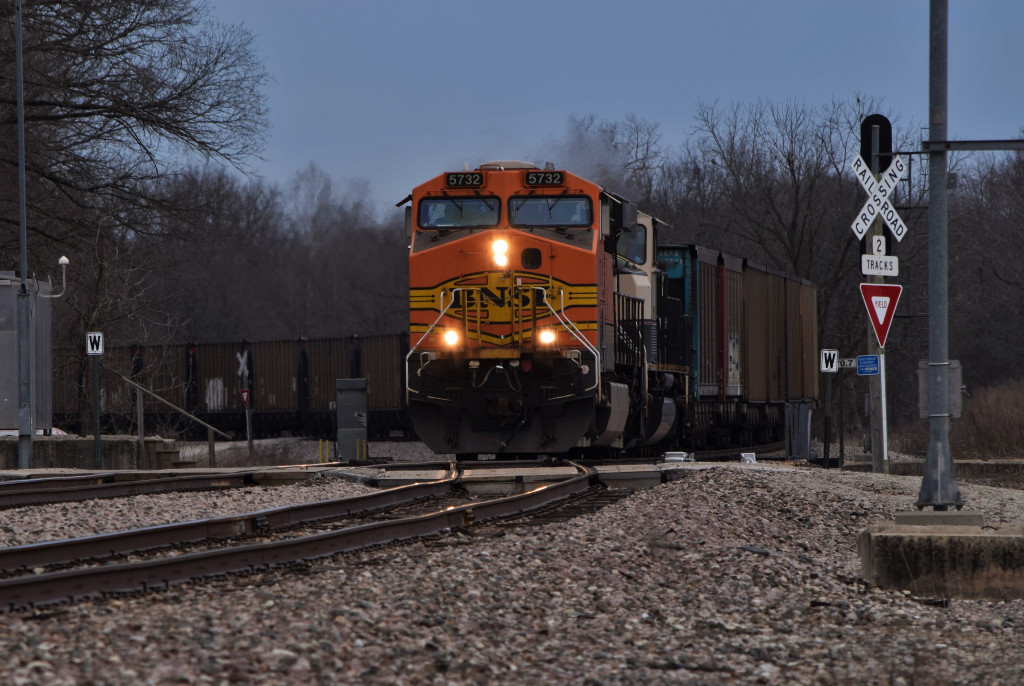 BNSF 5732 North 